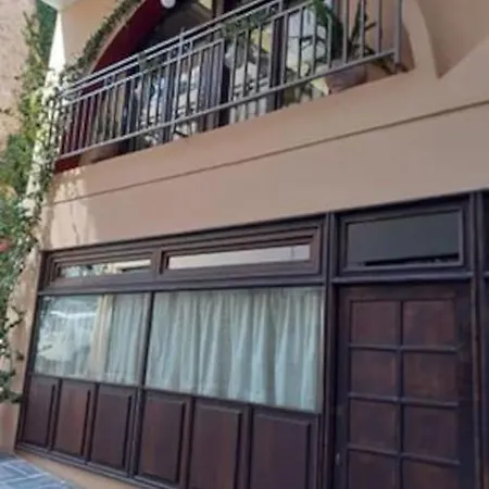 Traditional Vintage House Plaka, Center